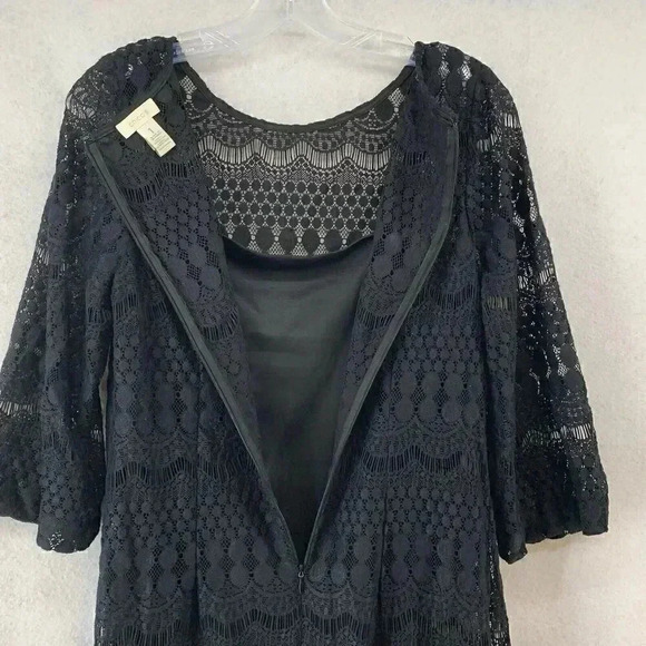 Chico's Women’s Black Embroidered Lace Overlay 3/4 Sleeve Shift Dress Sz 1 (8) - Picture 3 of 6